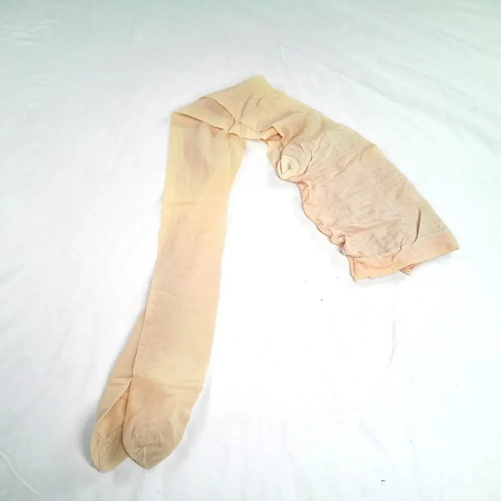 Vintage Silky Fit by Bill Blass Control Top Pantyhose Buff Size B USA